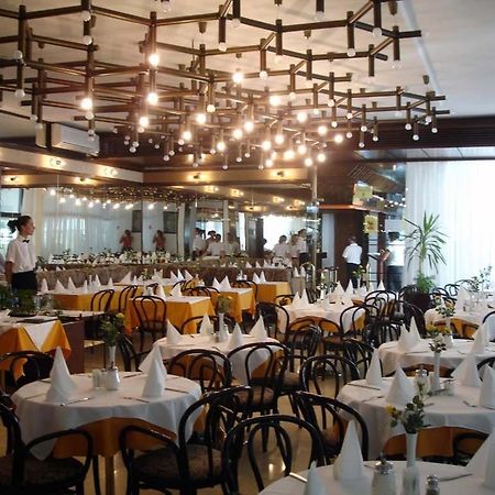 Depadansa Marina & Primorka Hotel Omišalj Buitenkant foto