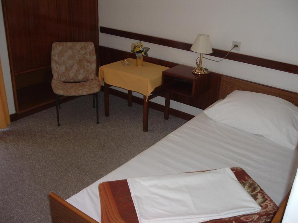 Depadansa Marina & Primorka Hotel Omišalj Kamer foto