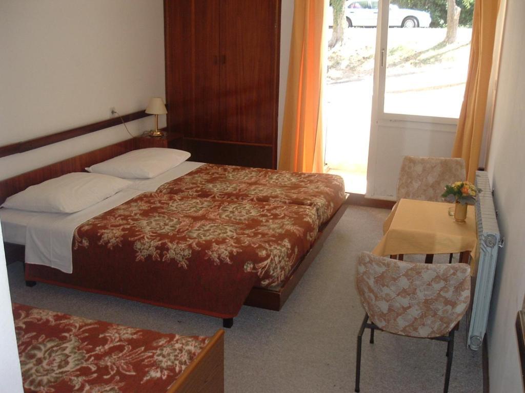 Depadansa Marina & Primorka Hotel Omišalj Kamer foto