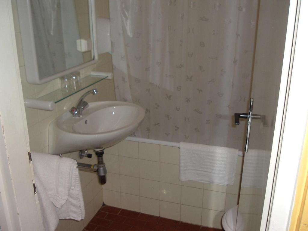 Depadansa Marina & Primorka Hotel Omišalj Kamer foto
